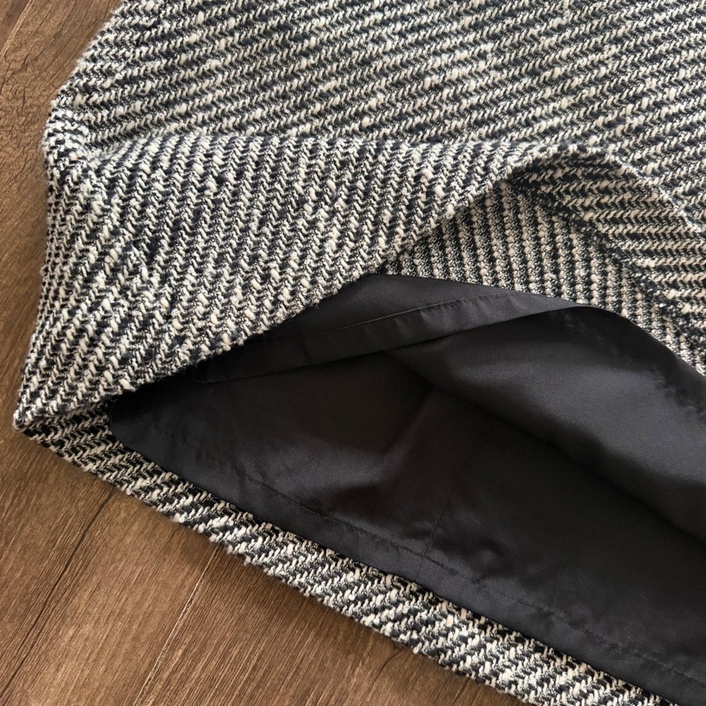 LOFT Mini Skirt Women 4 Black White Herringbone Tweed Button Tab Academia Office - Picture 7 of 13